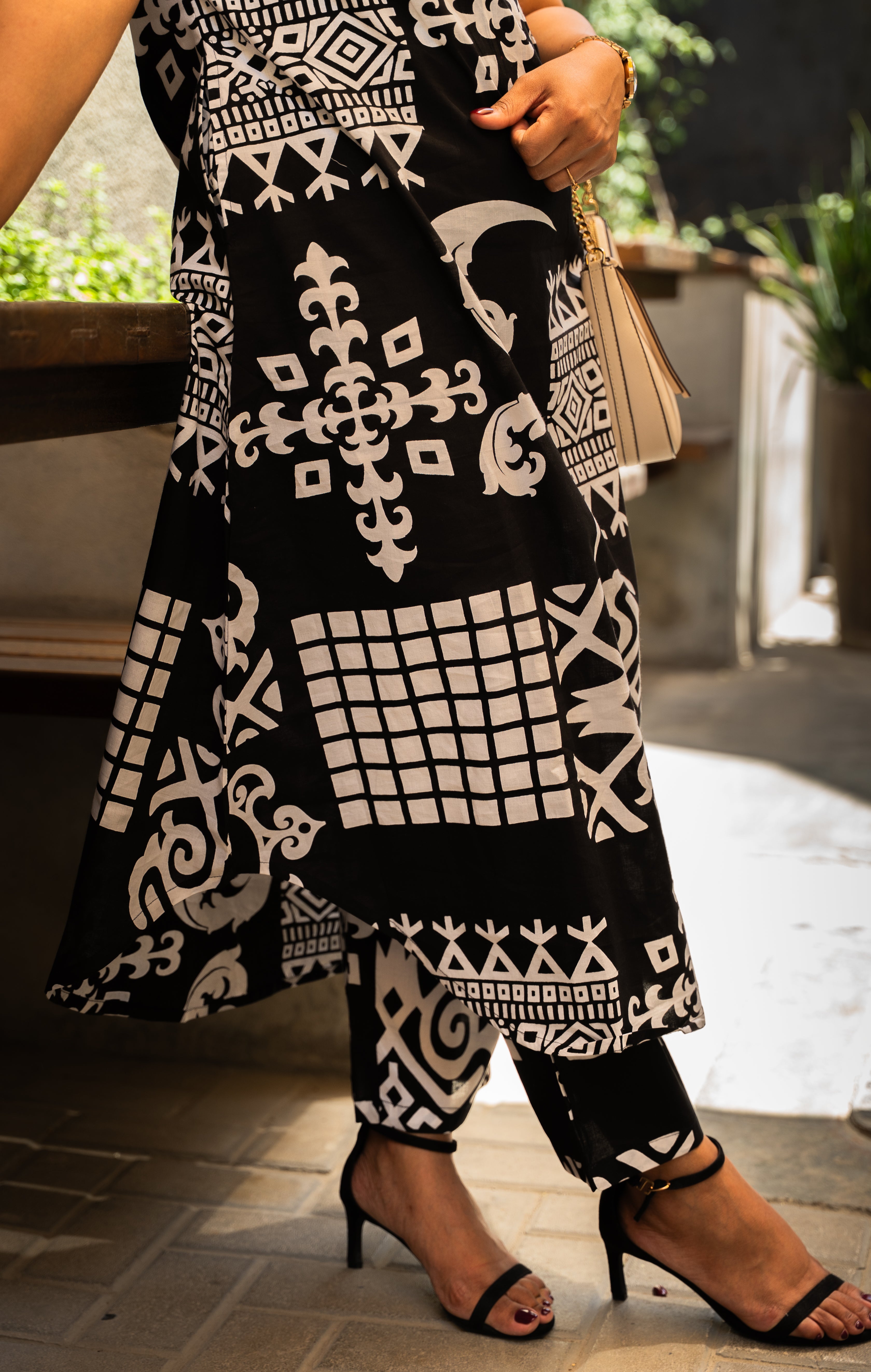 Sleeveless Printed Black Kurtha Pants