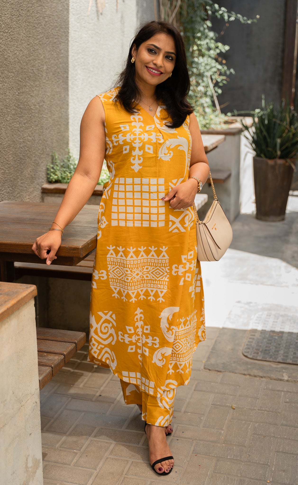 Sleeveless Yellow Kurta Pants