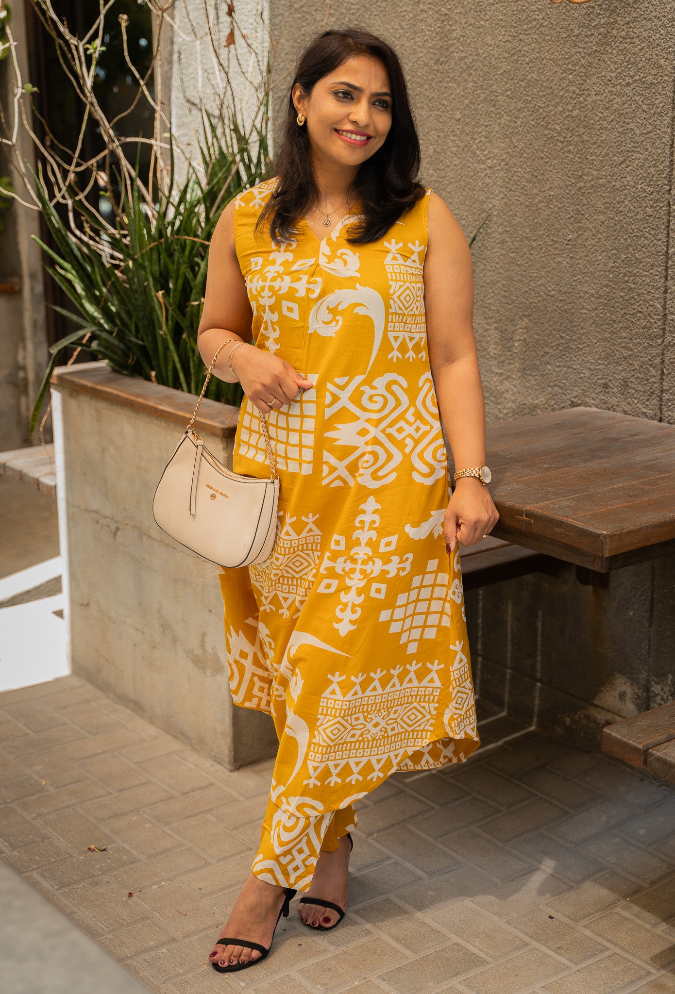 Sleeveless Yellow Kurta Pants